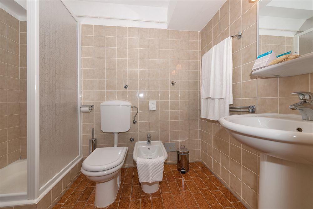 Maistra Select Riva Apartments Vrsar Ngoại thất bức ảnh