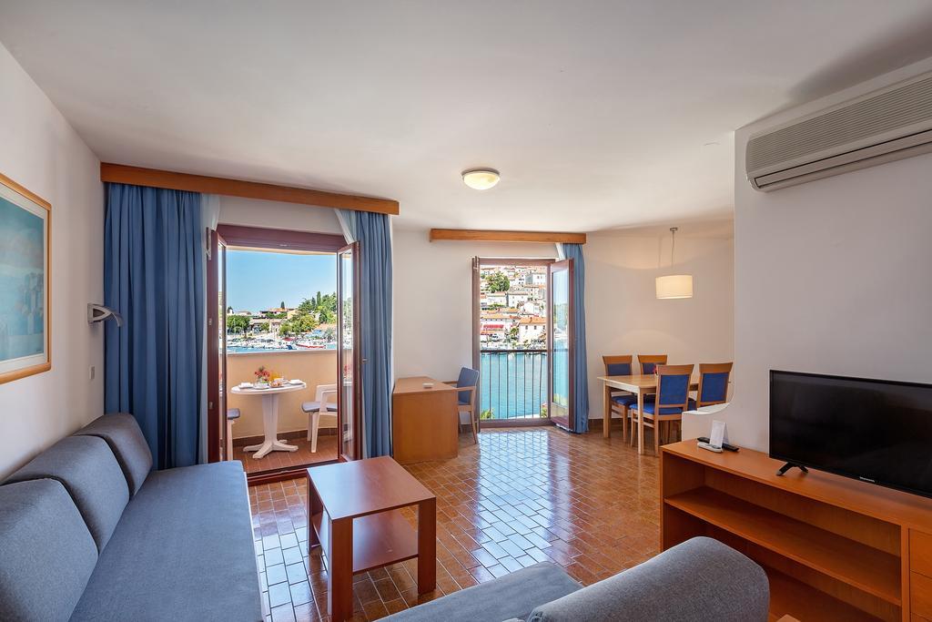 Maistra Select Riva Apartments Vrsar Ngoại thất bức ảnh